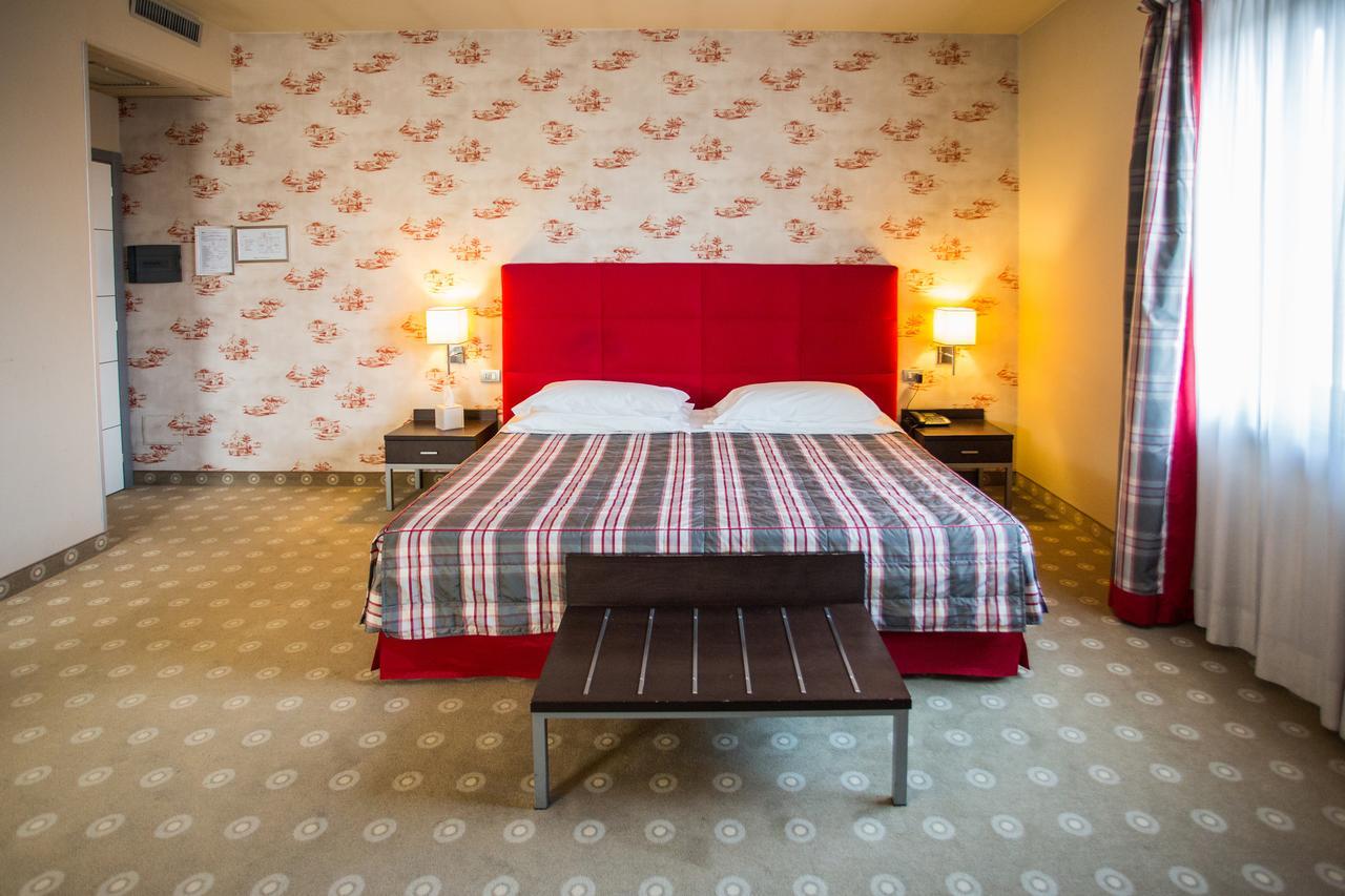 Hotel Fortyfive Chivasso Luaran gambar