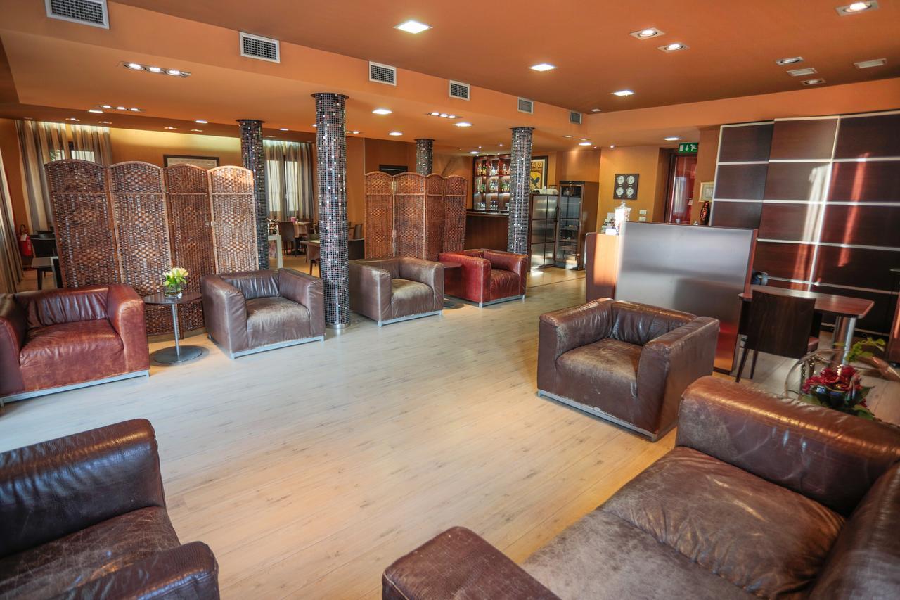 Hotel Fortyfive Chivasso Luaran gambar