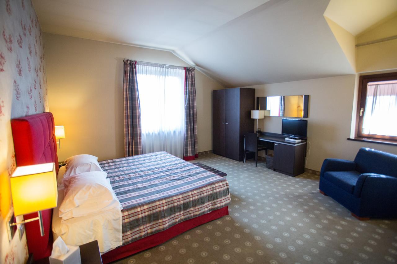 Hotel Fortyfive Chivasso Luaran gambar