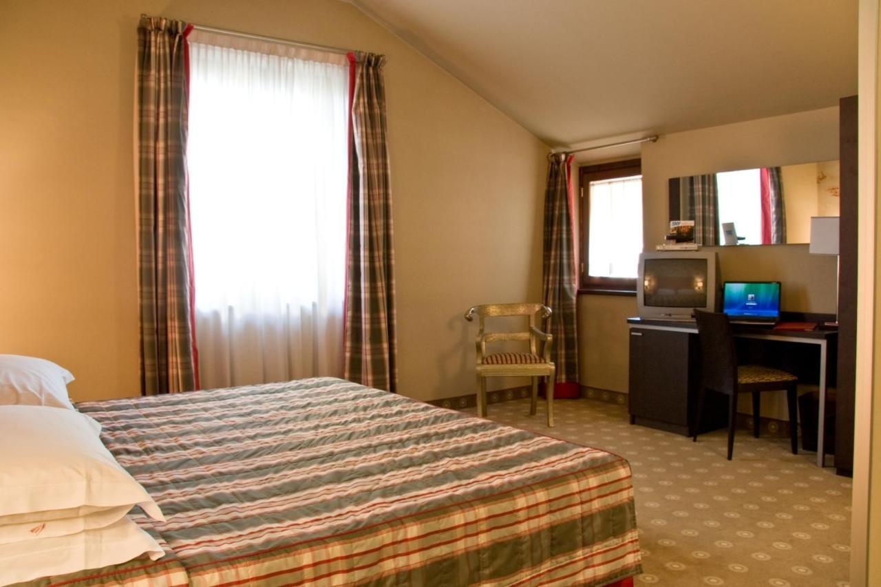 Hotel Fortyfive Chivasso Luaran gambar