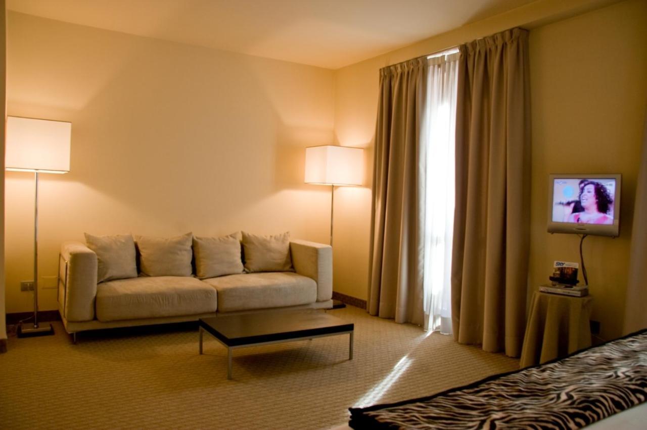 Hotel Fortyfive Chivasso Luaran gambar